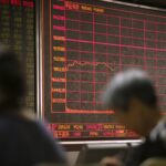 Ações da China disparam e fecham em alta após acordo sobre tarifaço com os EUA; yuan se valoriza